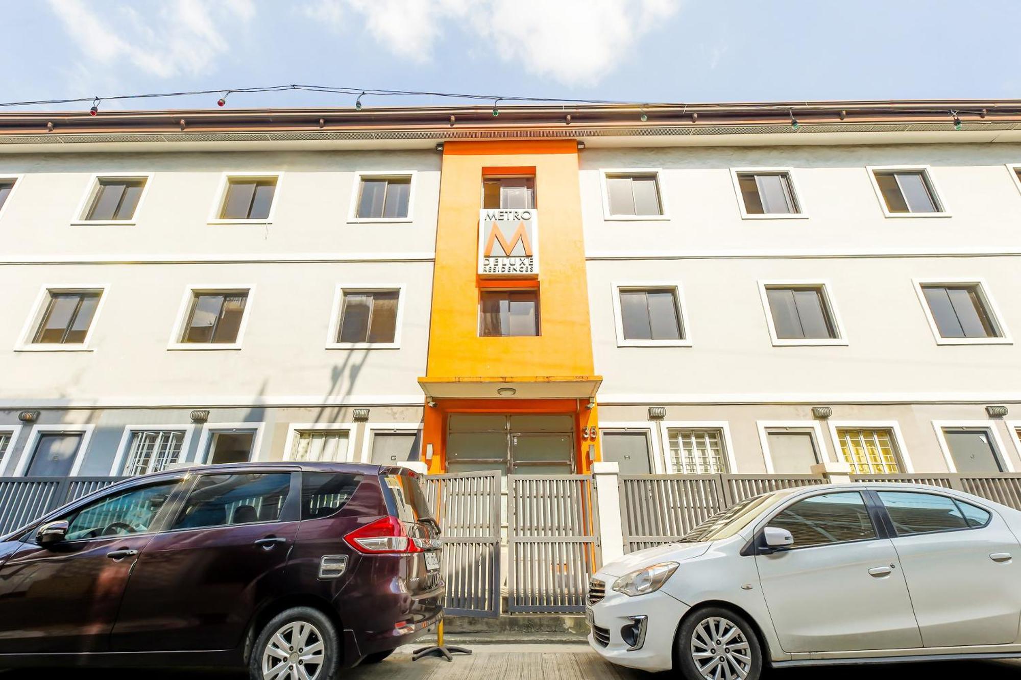 Metro Deluxe Residences Pasay Exterior foto