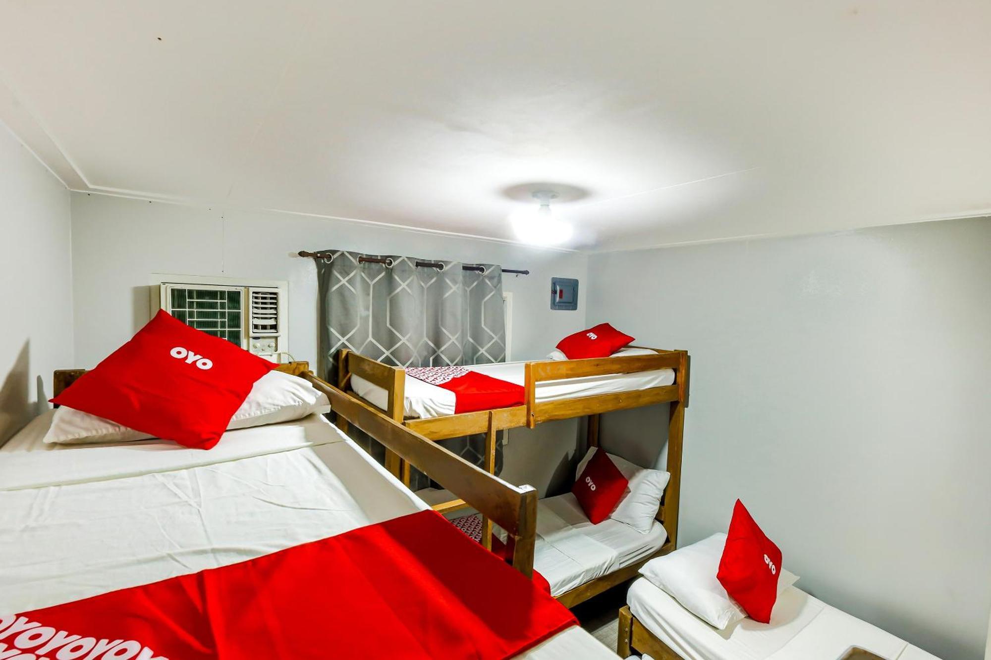 Metro Deluxe Residences Pasay Exterior foto