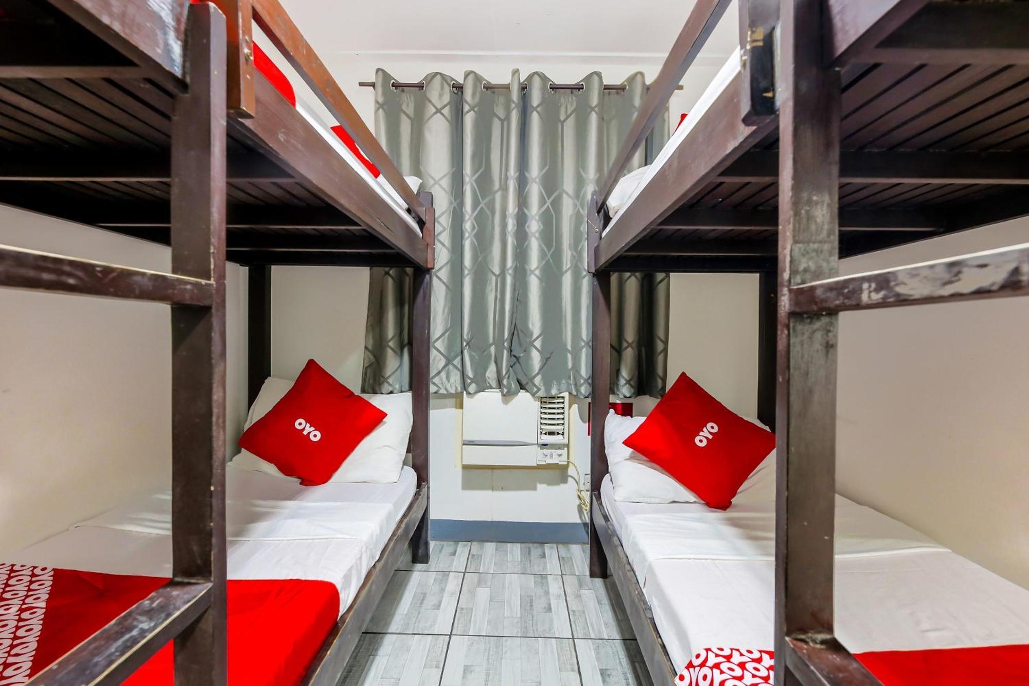 Metro Deluxe Residences Pasay Exterior foto